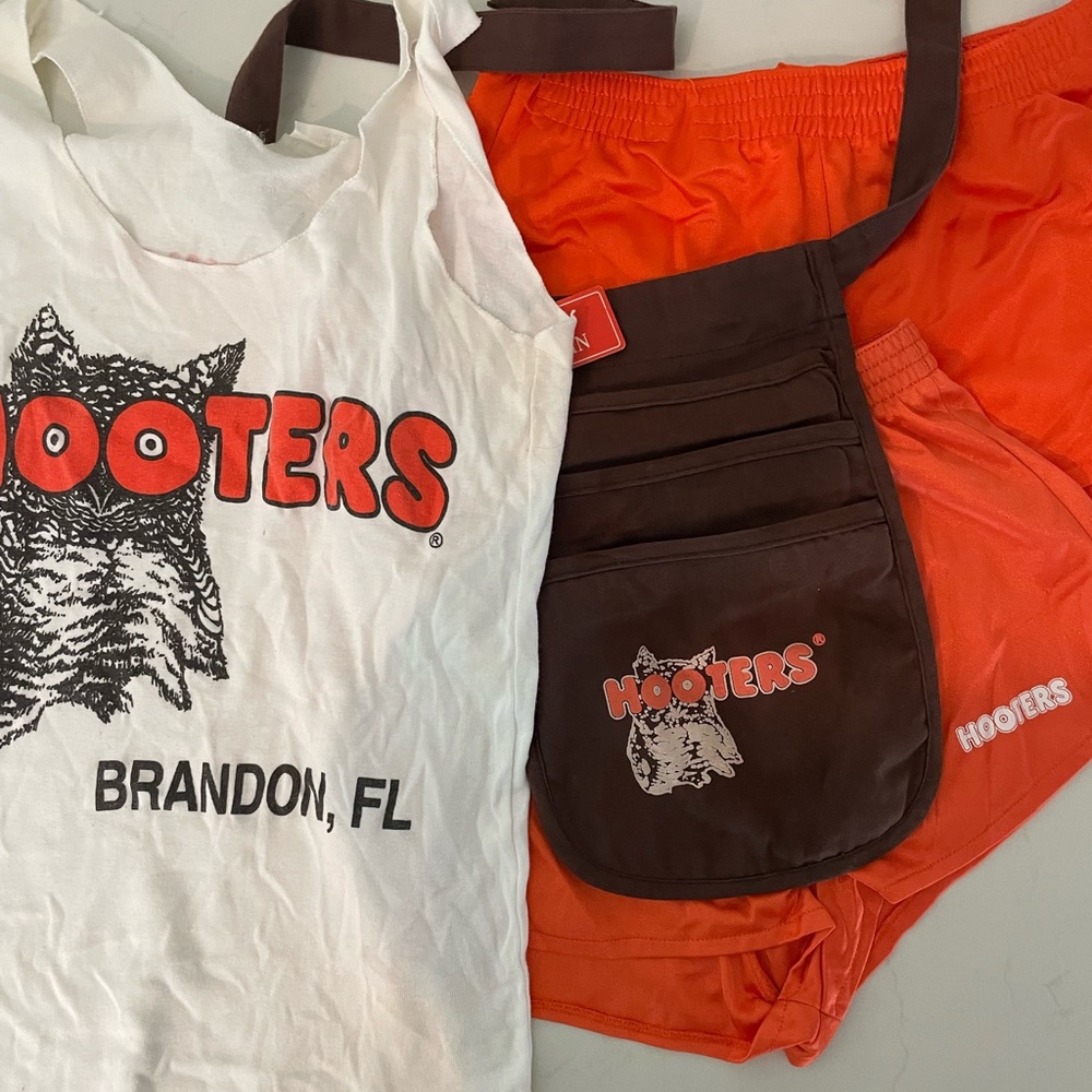 Size medium Hooters outfit/costume. Perfect for Halloween!